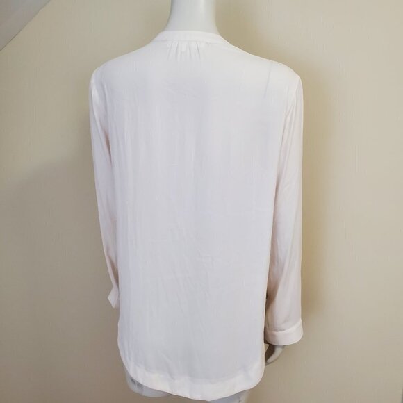 ASTR Ivory Office Blouse Secretary Tie V neck Button Front womens size XS - Picture 6 of 9